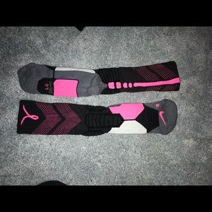 nike breast cancer sponsored elite high socks
